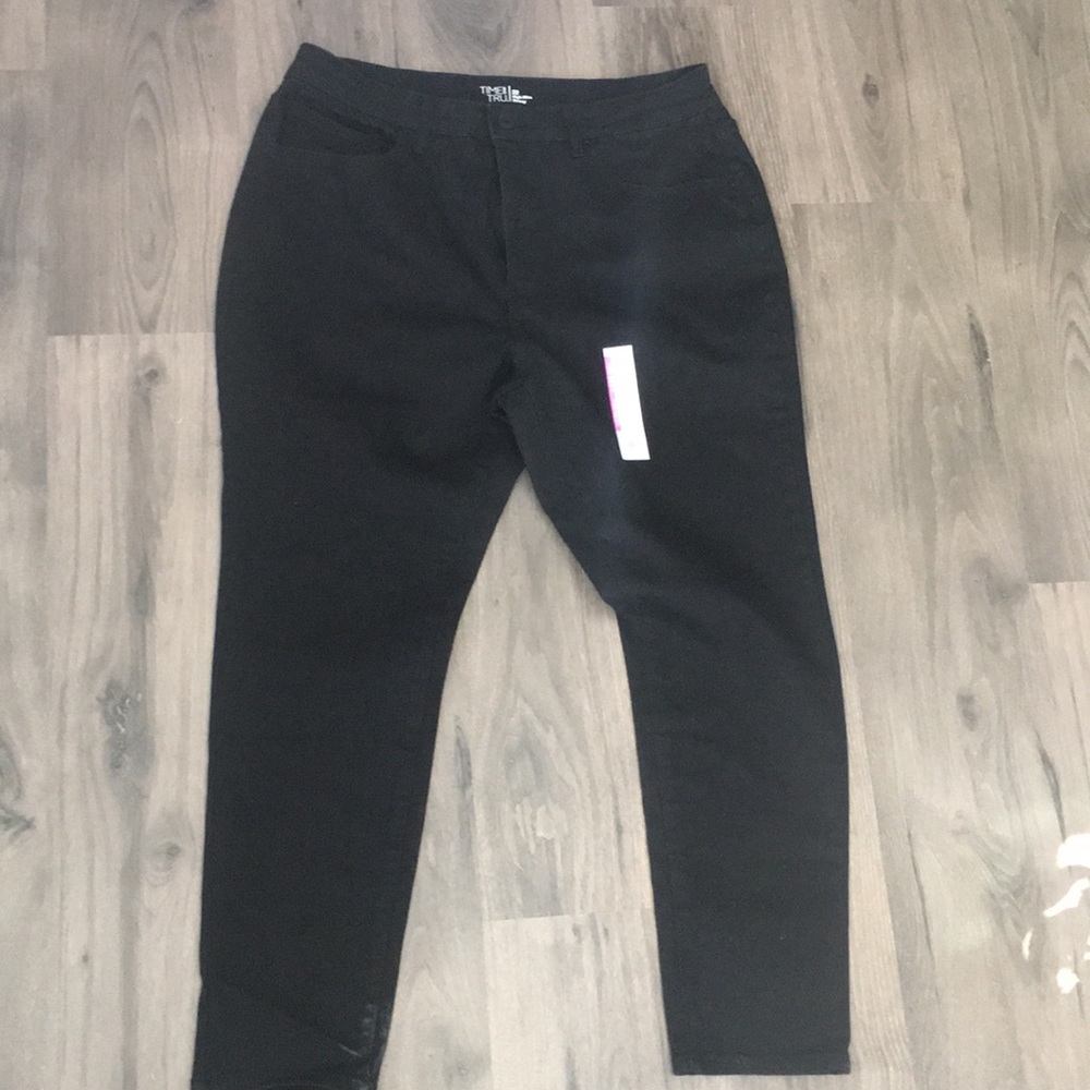NEW SKINNY JEANS
